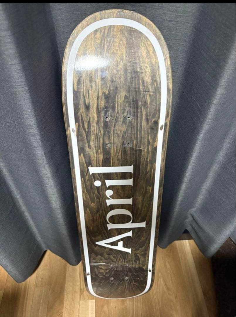 April スケートボード デッキ