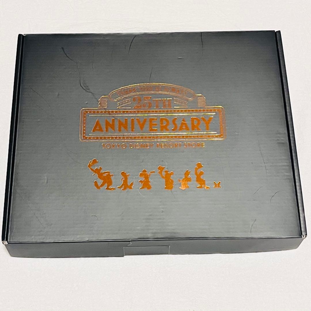 ディズニーストア25周年　ミッキー＆フレンズ　ピンバッジセット