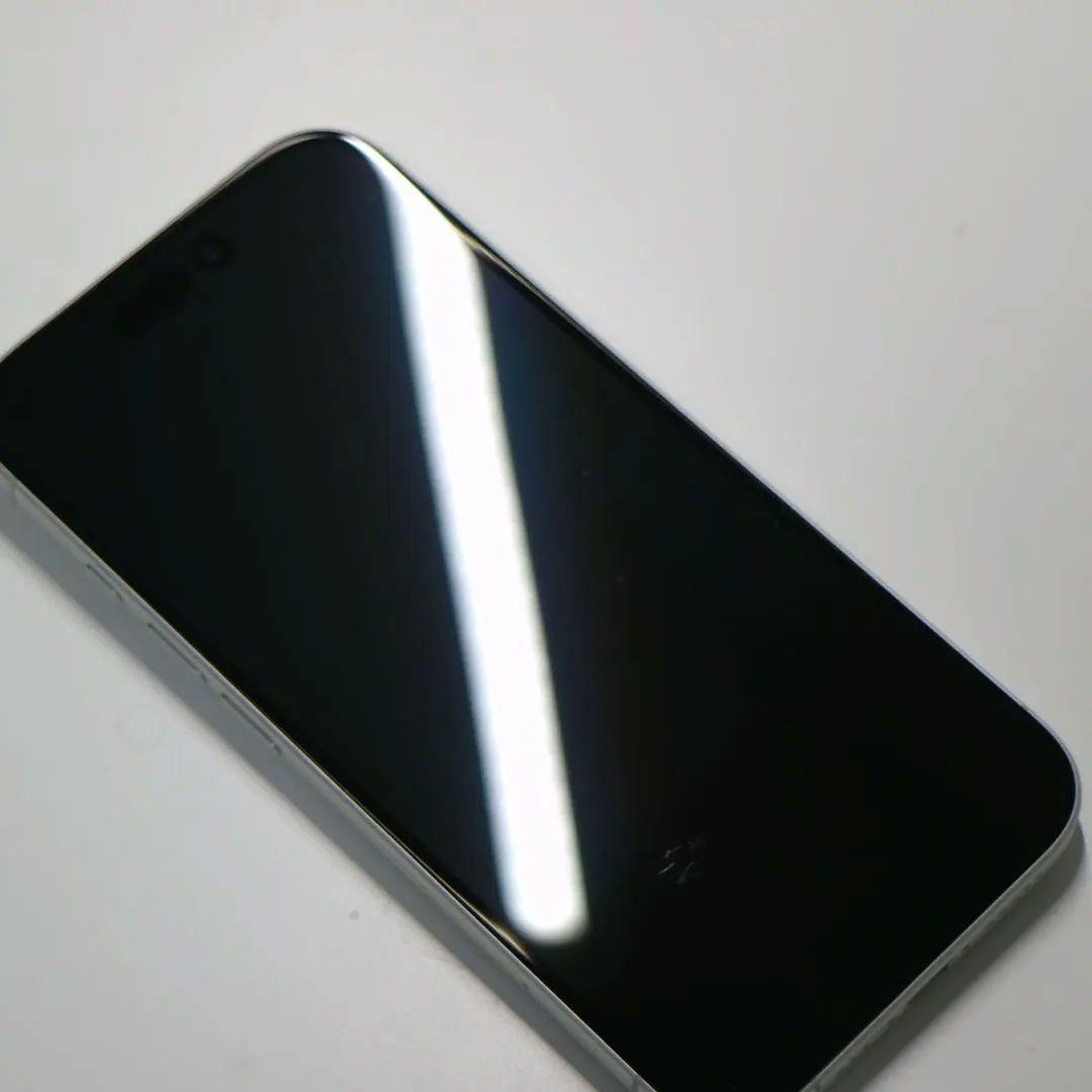 【美品】iPhone16 128GB バッテリー100% 充電200回