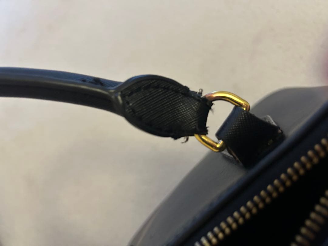 PRADA ブラック ハンドバッグ スカーフ付き