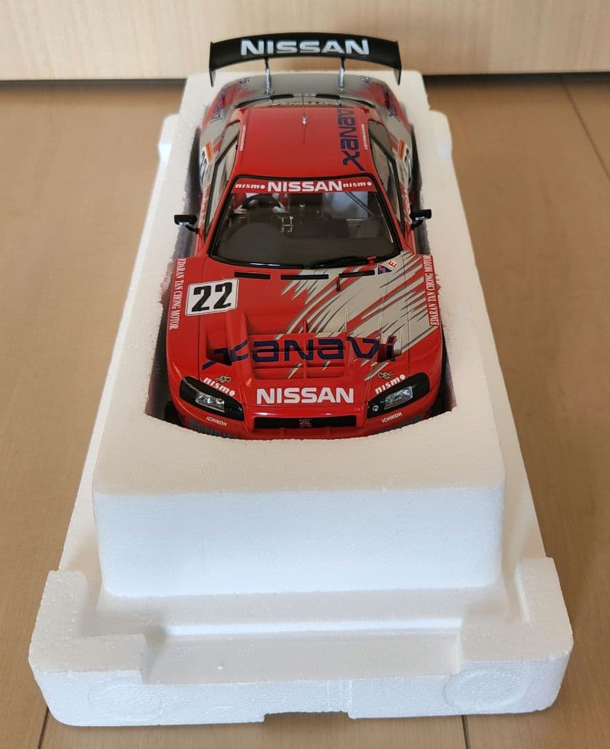 オートアート 1/18スカイライン