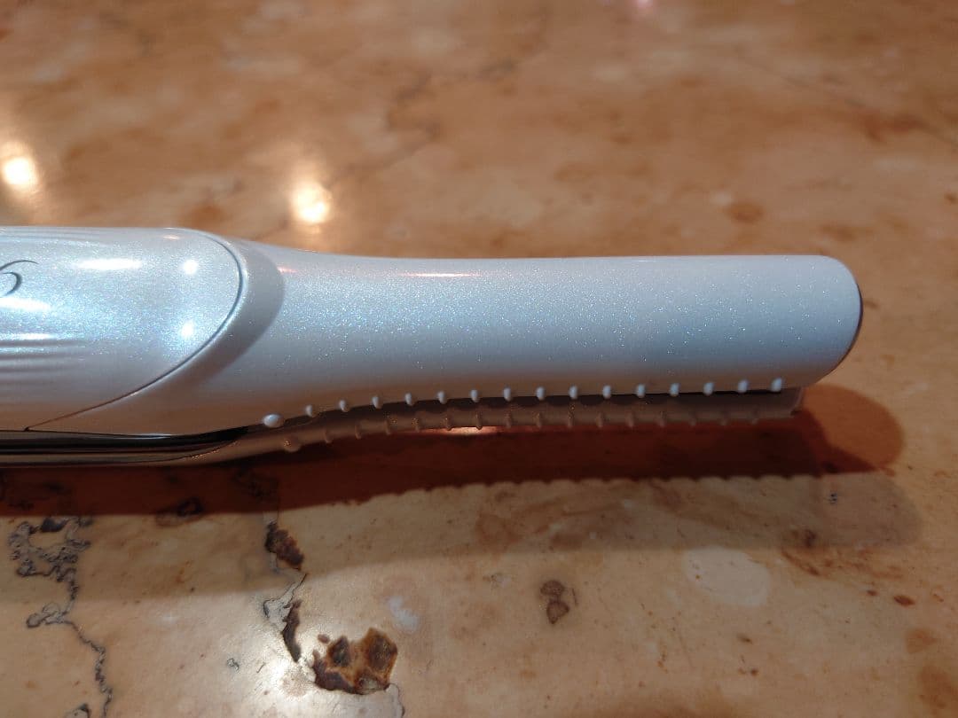 Refa RE-A102Aホワイト ストレートアイロン