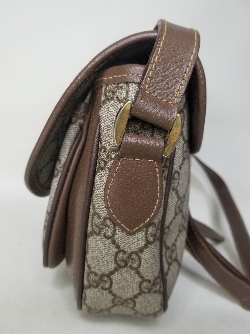 ヴィンテージ GUCCI GG ショルダーバッグ ベージュとブラウンのレザー。
