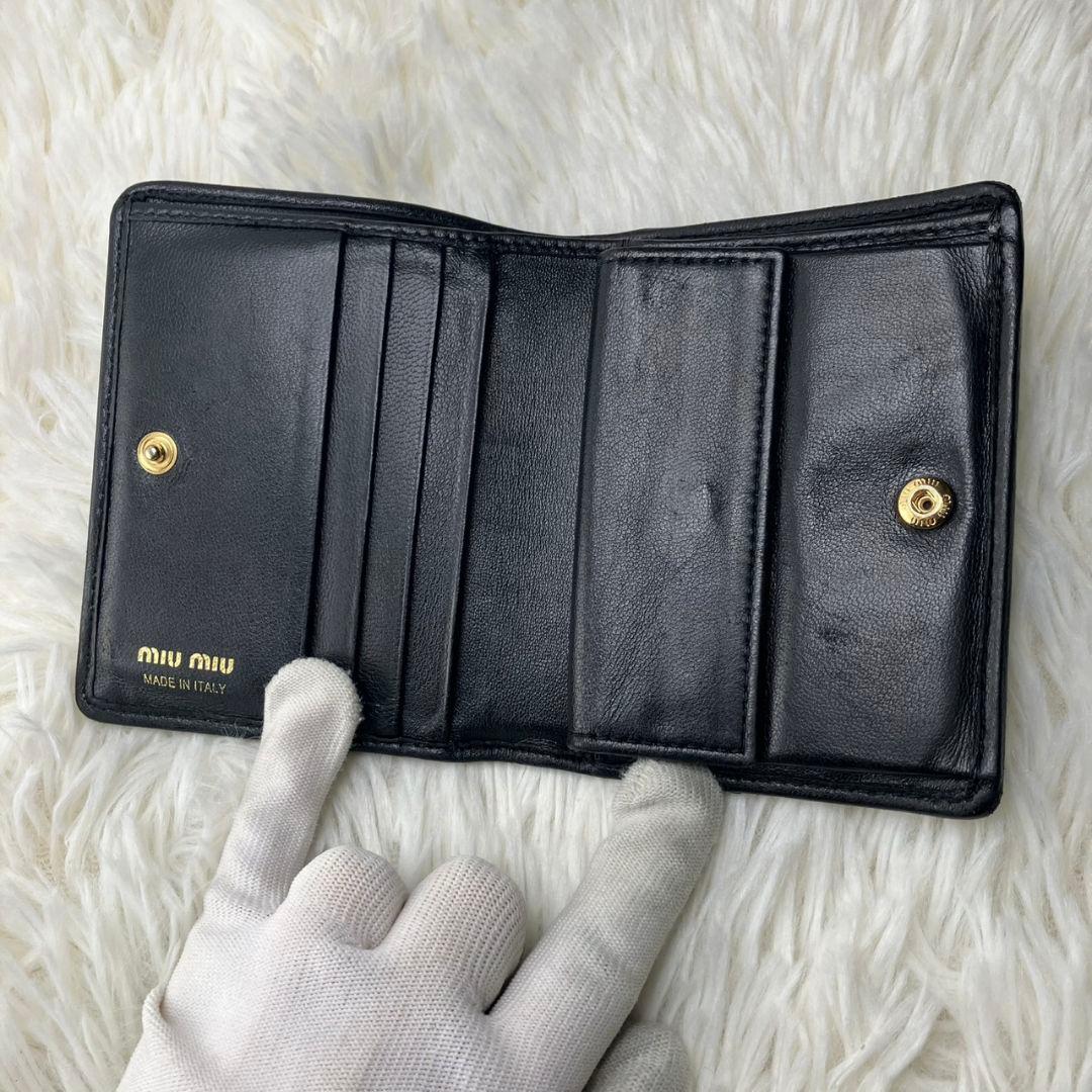 現行ロゴ　ミュウミュウ マテラッセコンパクトウォレット 5MV204