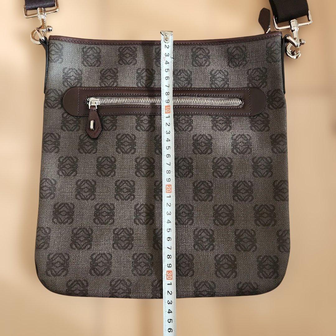 LOEWE　モノグラム柄 ショルダーバッグ　ブラウン