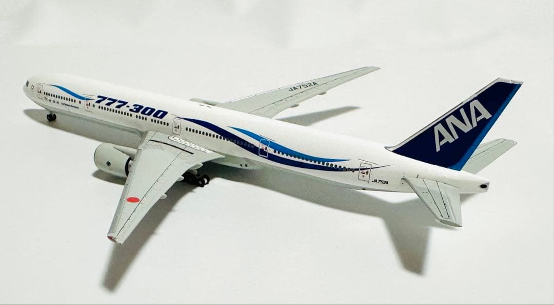 全日空商事 1/400 777-300 ANA特別塗装