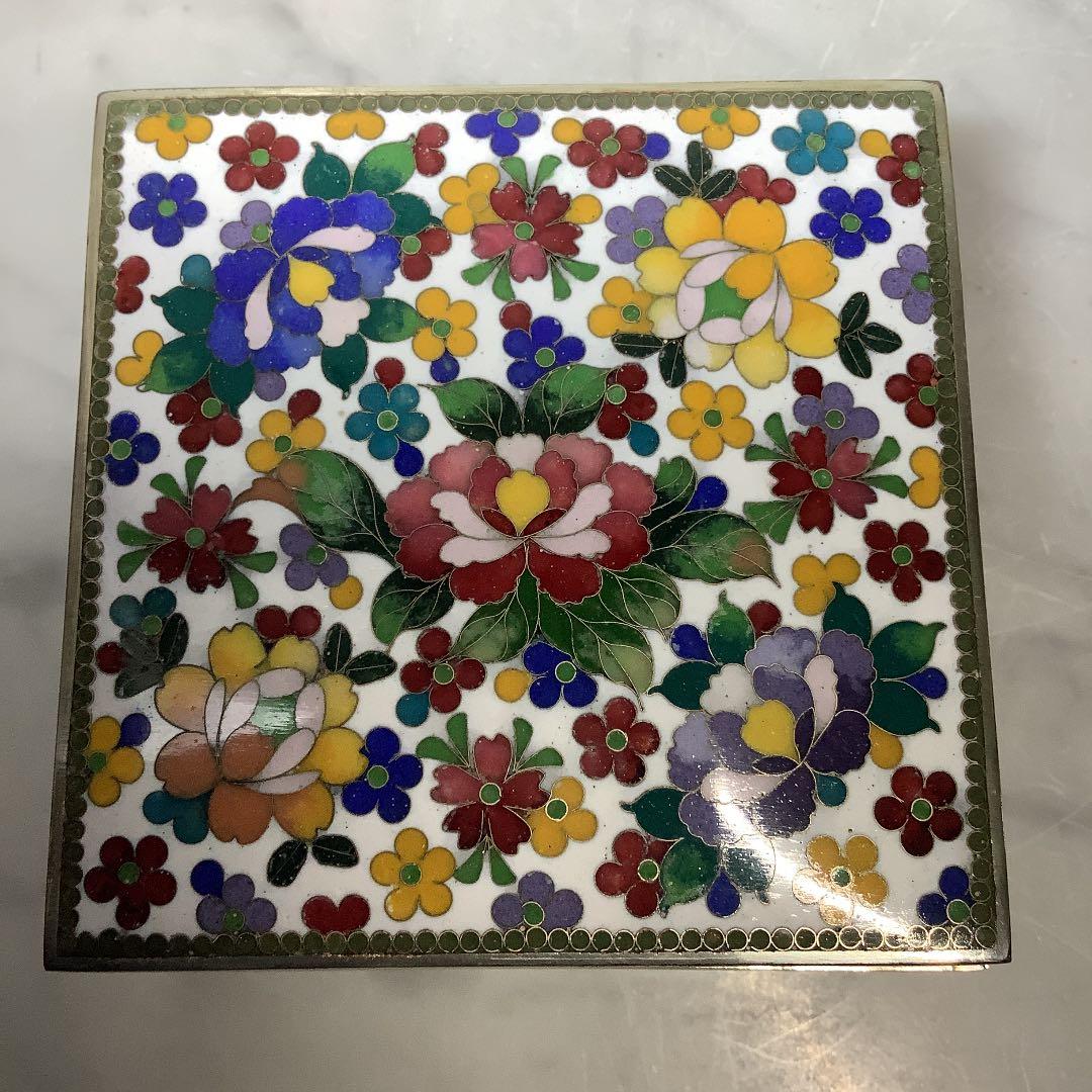 値下げ　七宝焼焼き　宝石箱　白花詰　正方形　桐箱入