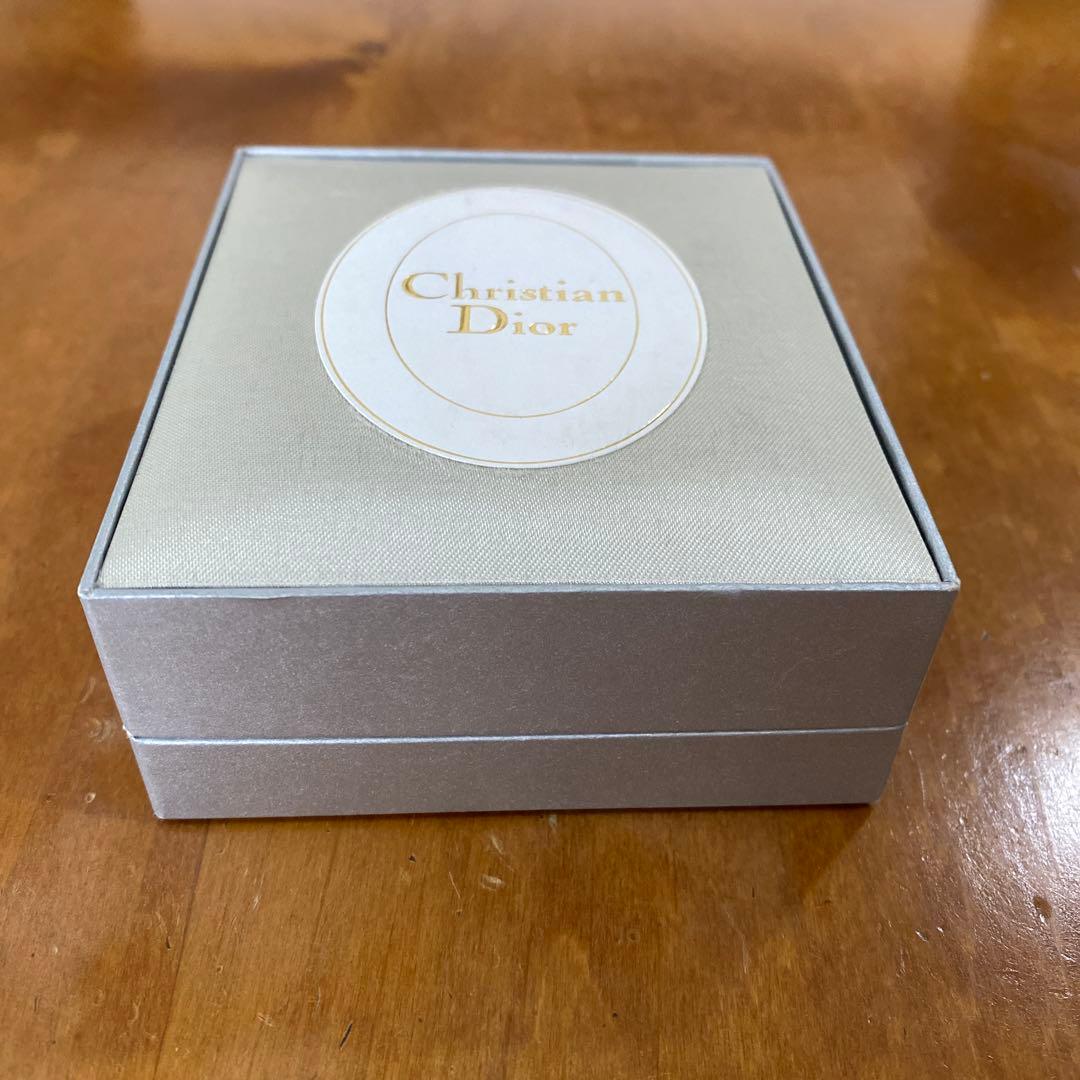 Dior ディオール　ブローチ　【未使用に近い】ロゴブローチ