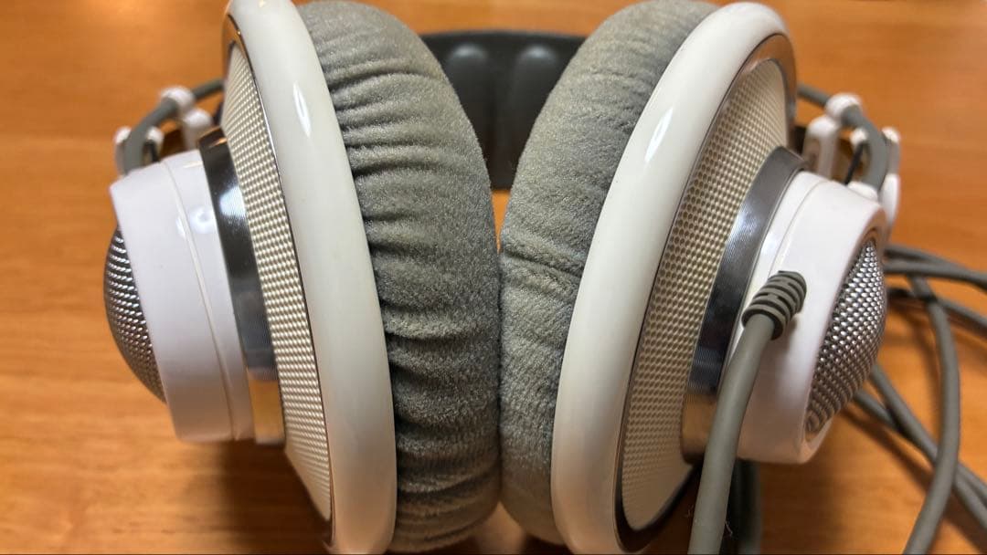 AKG K701 Made in Austria 元箱と台座付き 動作確認済