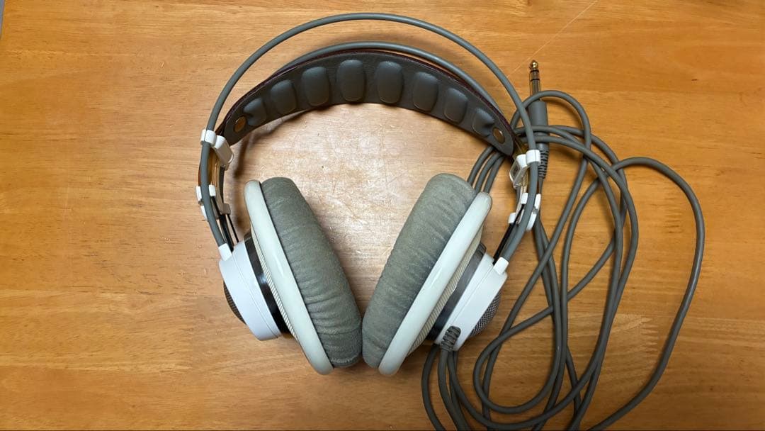 AKG K701 Made in Austria 元箱と台座付き 動作確認済