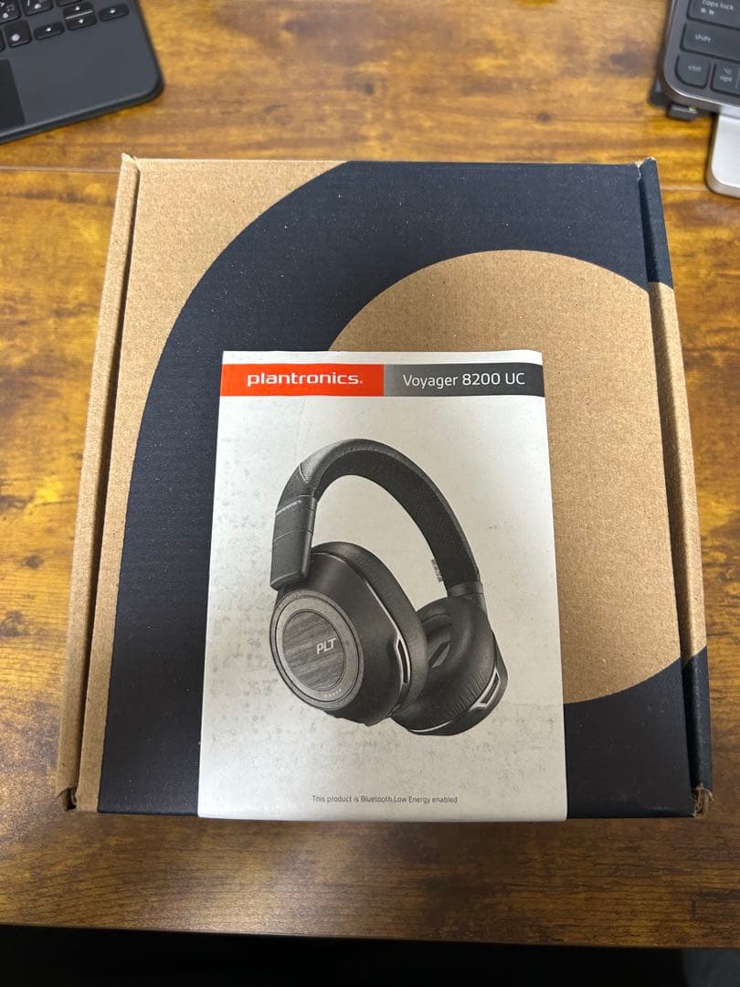 poly plantronics Voyager 8200 UC ヘッドセット