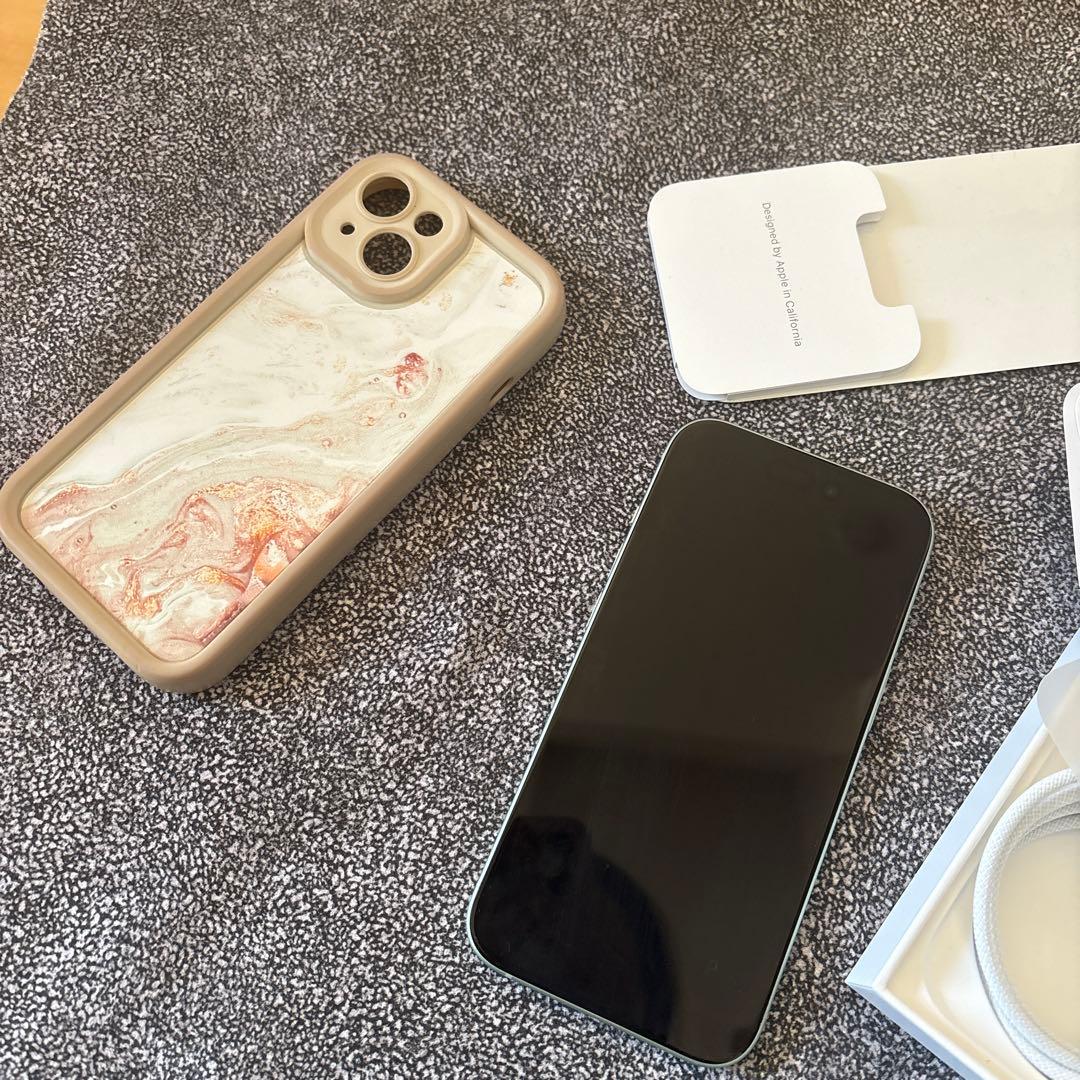 Apple iPhone 15 グリーン