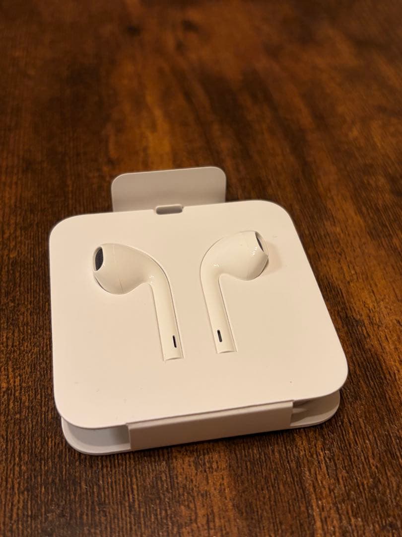 iPhone13pro シルバー+純正イヤホン(ふりふりさん専用)