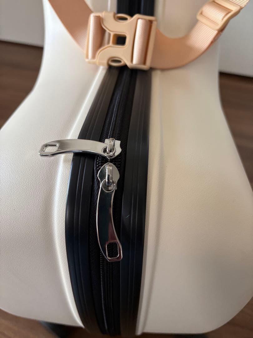 子供が乗れる キャリーケース　キッズ トラベルキャリーケース ダイヤルロック