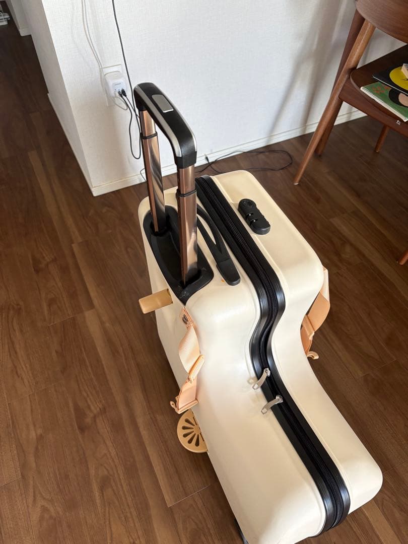 子供が乗れる キャリーケース　キッズ トラベルキャリーケース ダイヤルロック