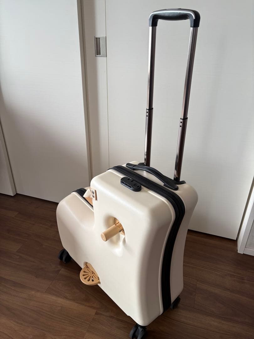 子供が乗れる キャリーケース　キッズ トラベルキャリーケース ダイヤルロック