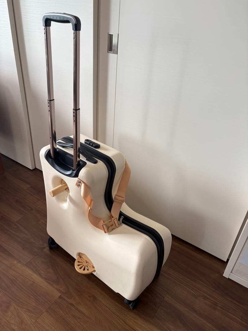 子供が乗れる キャリーケース　キッズ トラベルキャリーケース ダイヤルロック