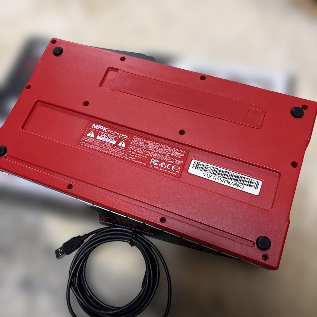 AKAI MPK mini play MIDIキーボード　コード＆箱付き