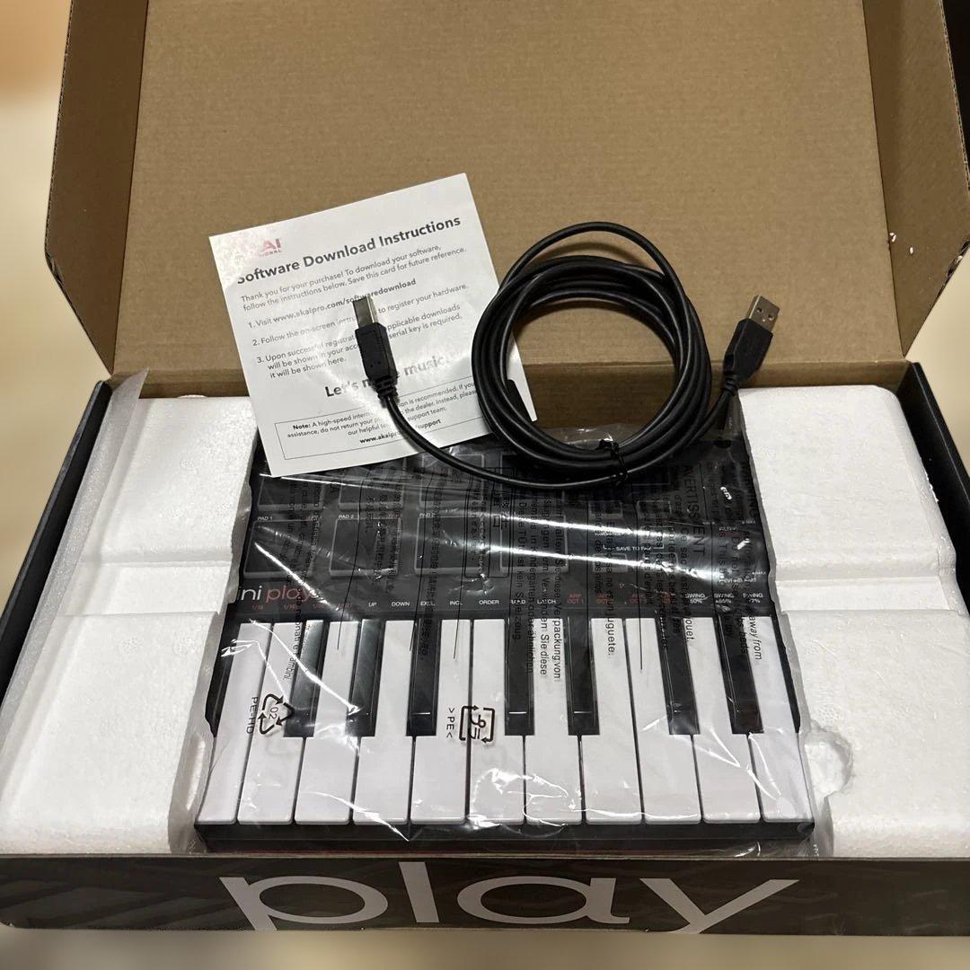 AKAI MPK mini play MIDIキーボード　コード＆箱付き