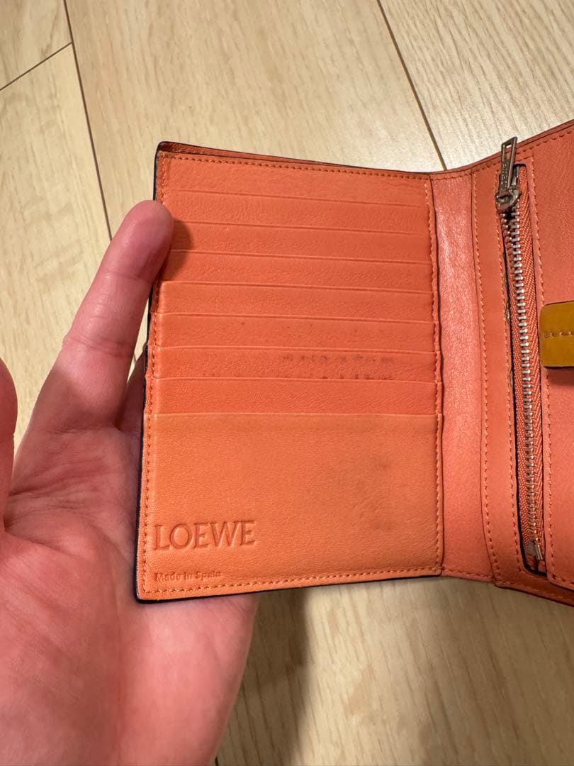 【週末セール中！】LOEWE ベージュ ライトオート 二つ折り財布 ロエベ