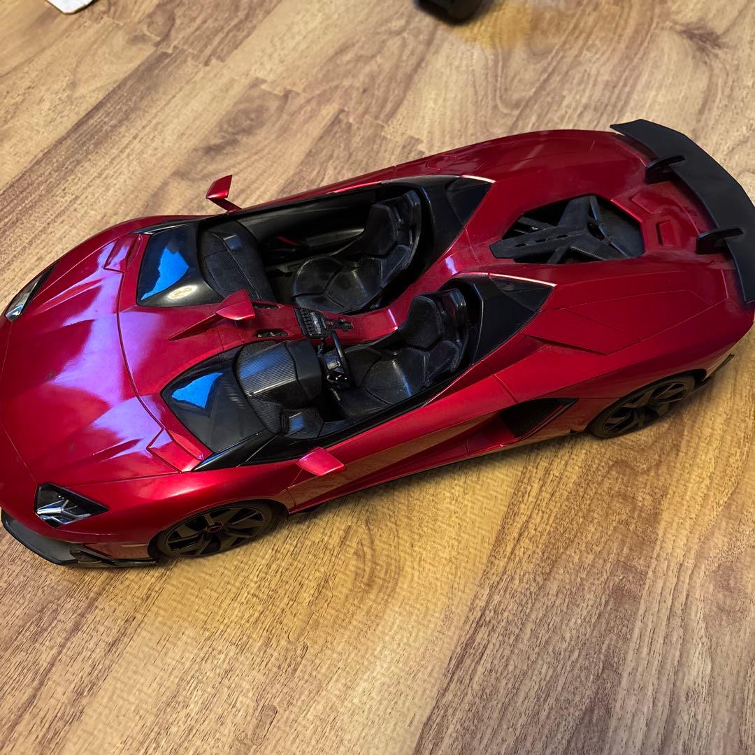 Lamborghini Aventador 1/18 レッド