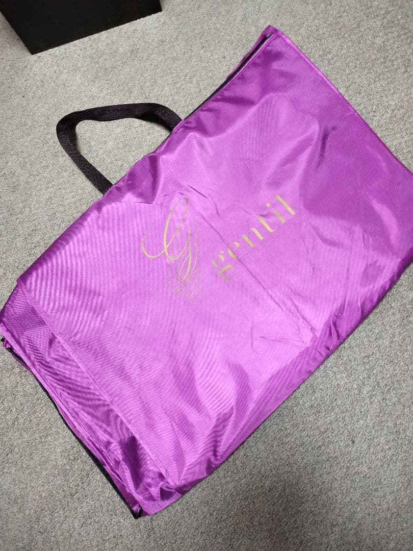 ジャンティ社交ダンス、スタンダードドレス、黒いドレスに白い小花が素敵！