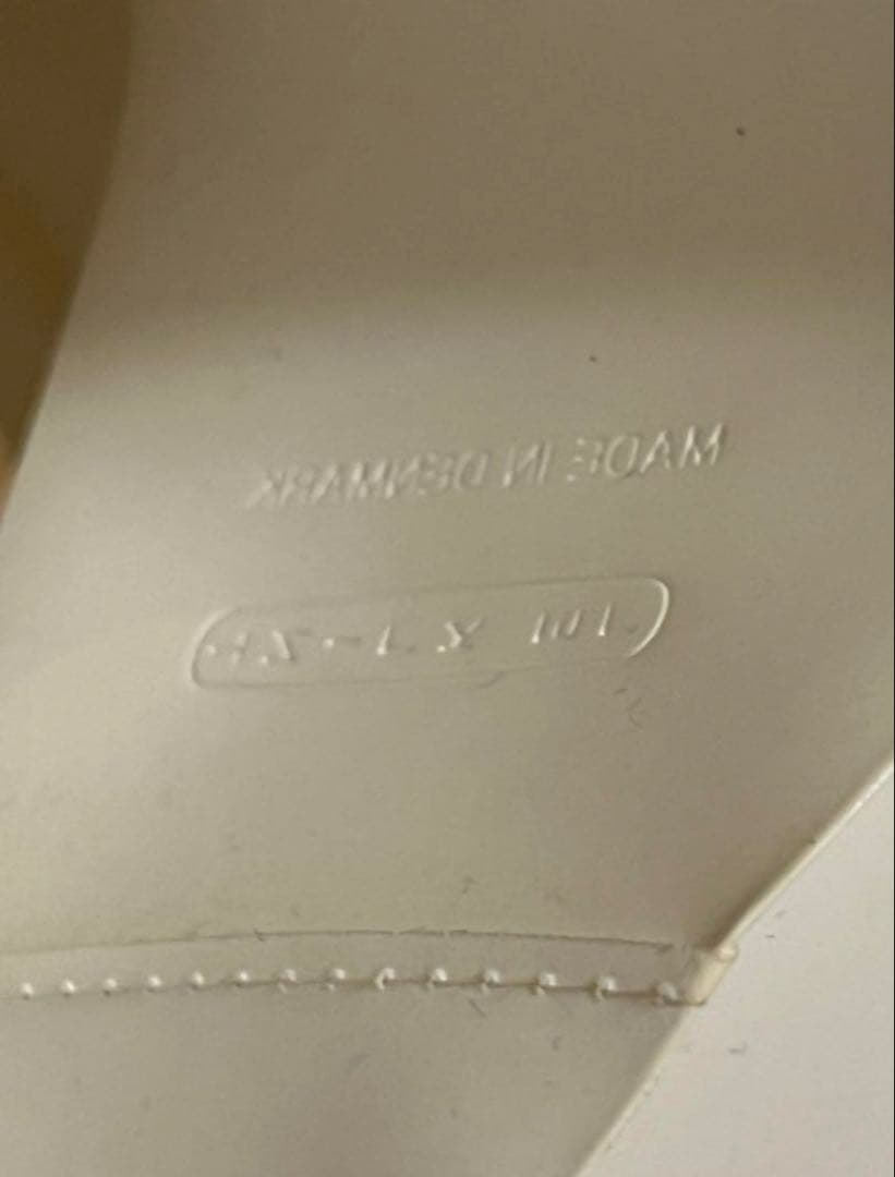 レ・クリント　照明