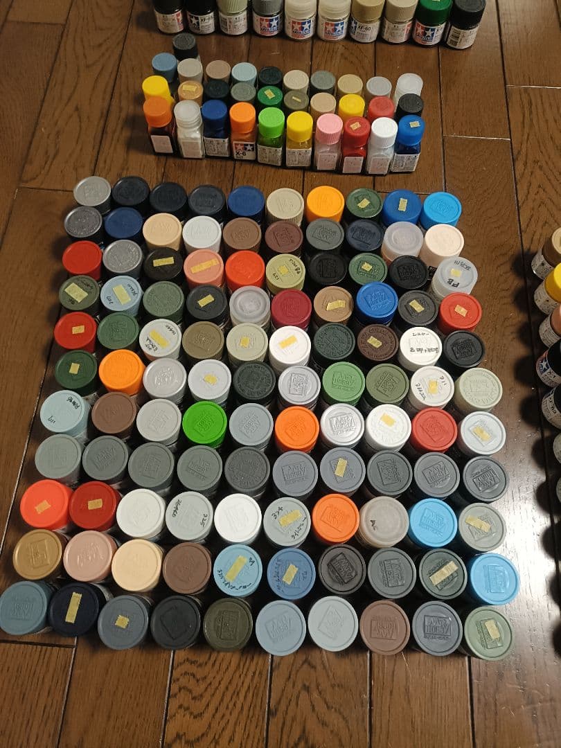 ミスターホビー　ミスターカラー　タミヤカラー　アクリル塗料　300個