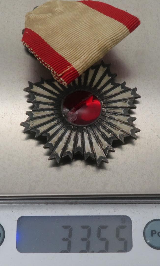 903、、勳六等単光旭日章　メダル　徽章 　勲章　記章　1点