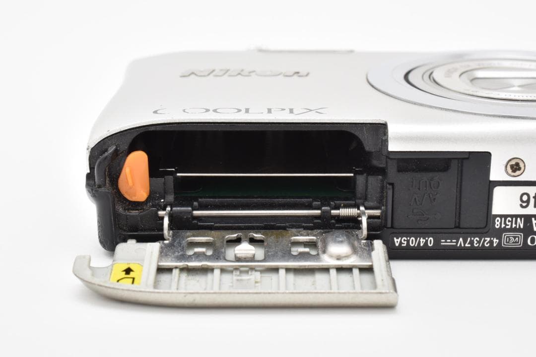 Nikon COOLPIX A100 ニコン コンパクトデジタルカメラ