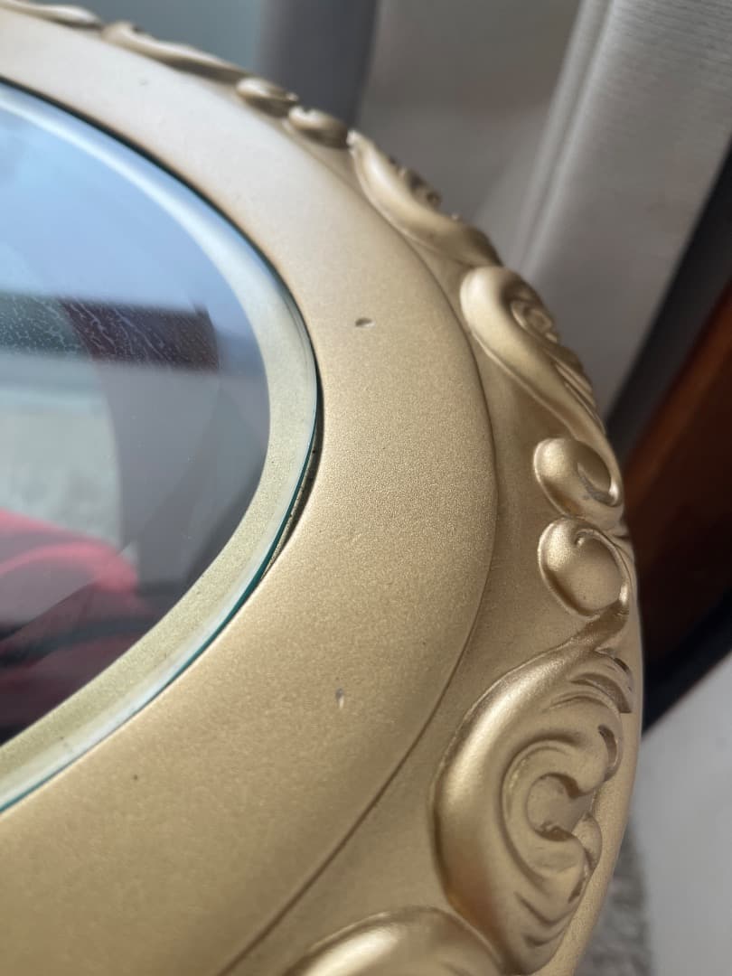 オーバル型のセンターテーブル、手作りで豪華な生地を使用