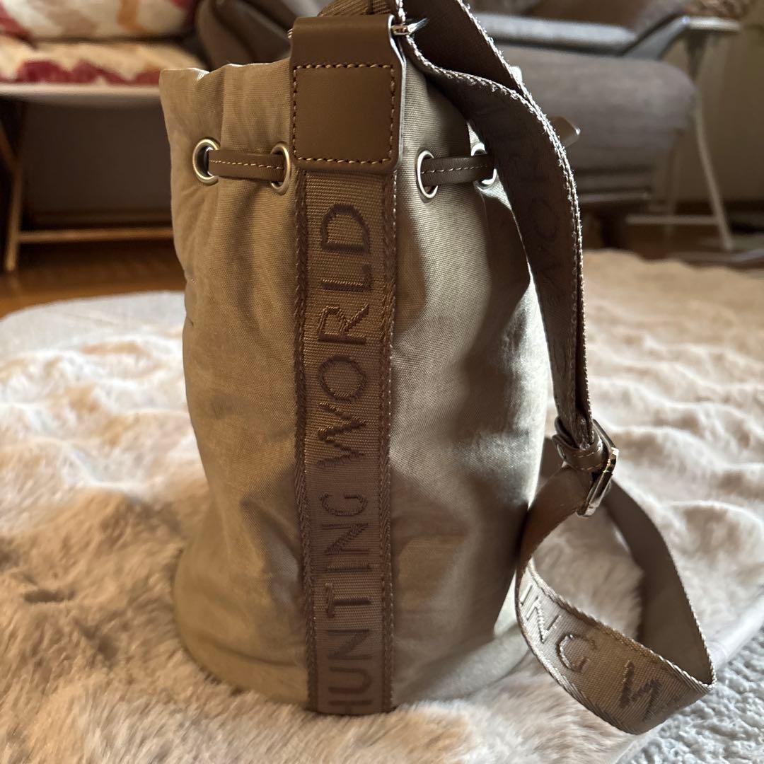 ハンティングワールド　巾着型ショルダーバッグ