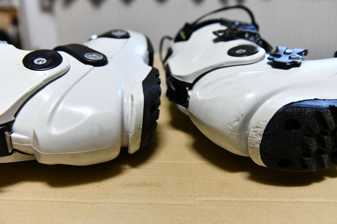 UPZ スノーボードブーツ ホワイト/ブラック