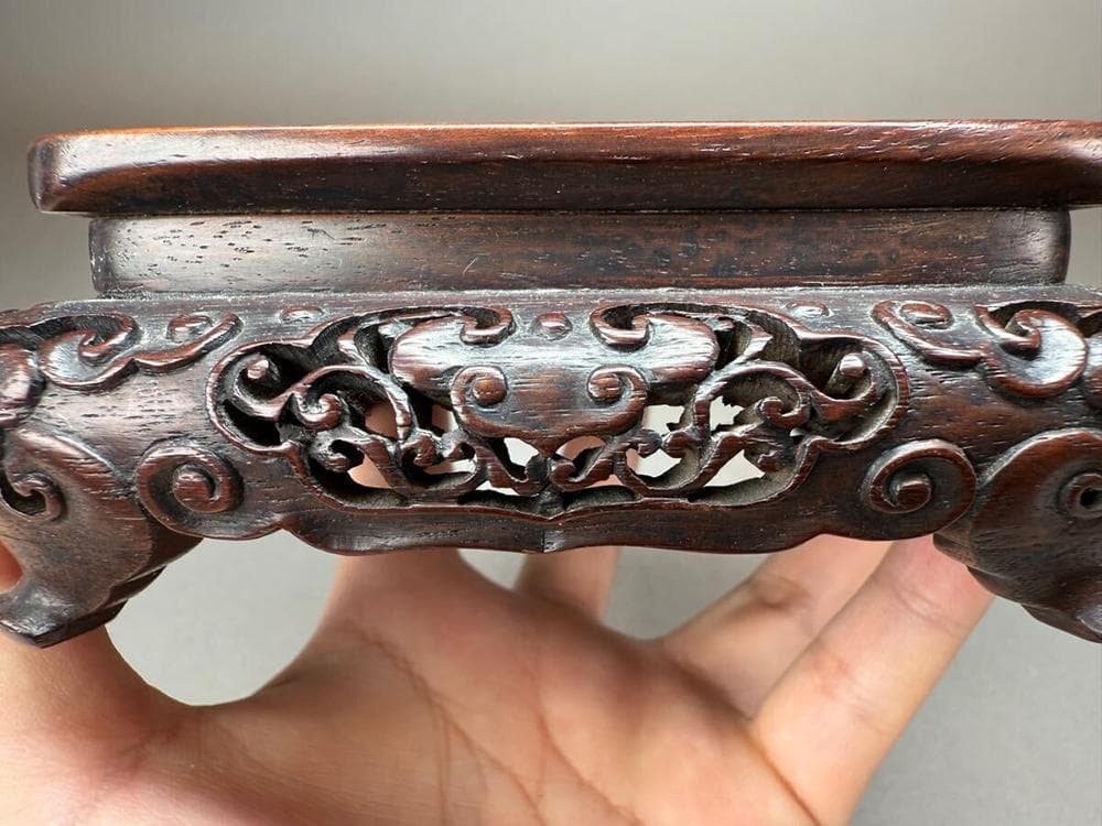 【木】　★ 竹木 紫檀彫扁六方形底座 ★　清朝期　如意雲足 細工彫刻　文房珍玩