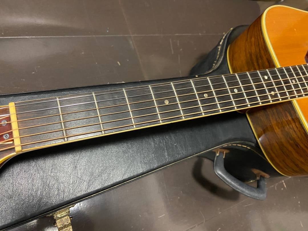 アコースティックギター　YAMAHA