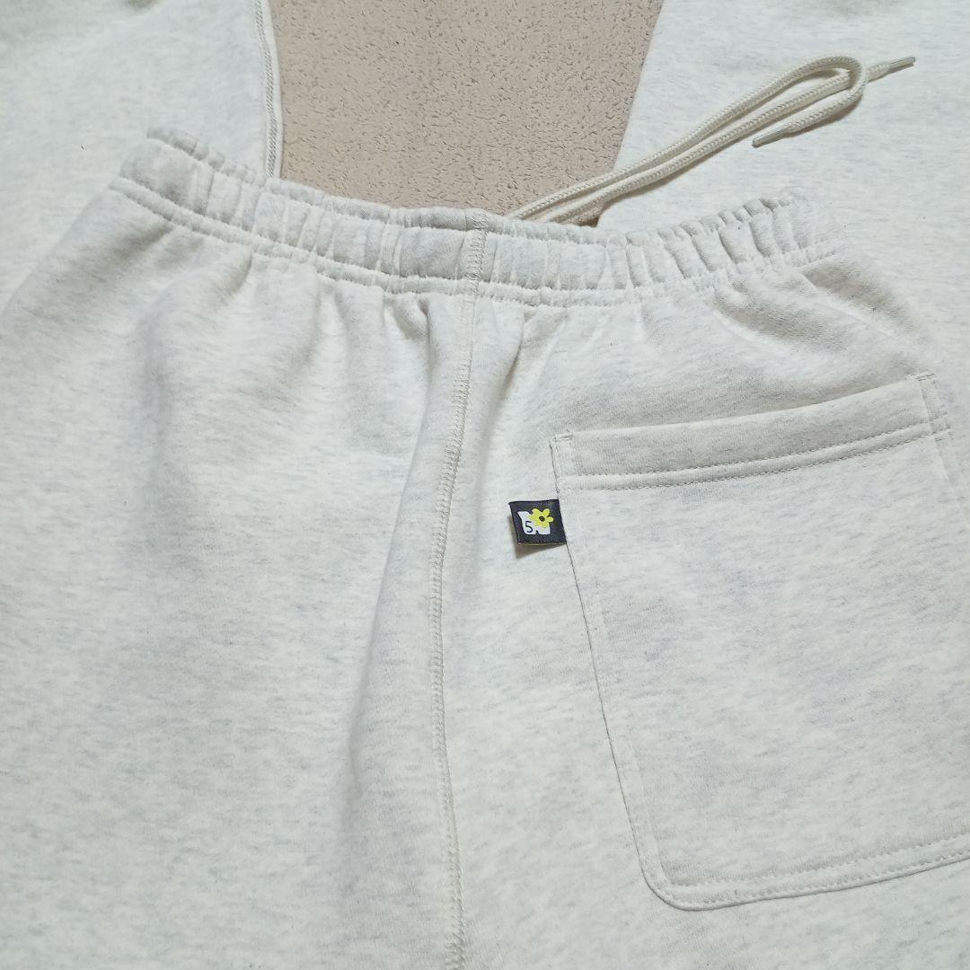 akiページ　naptime. Nissy 西島隆弘　オートミール　パンツ