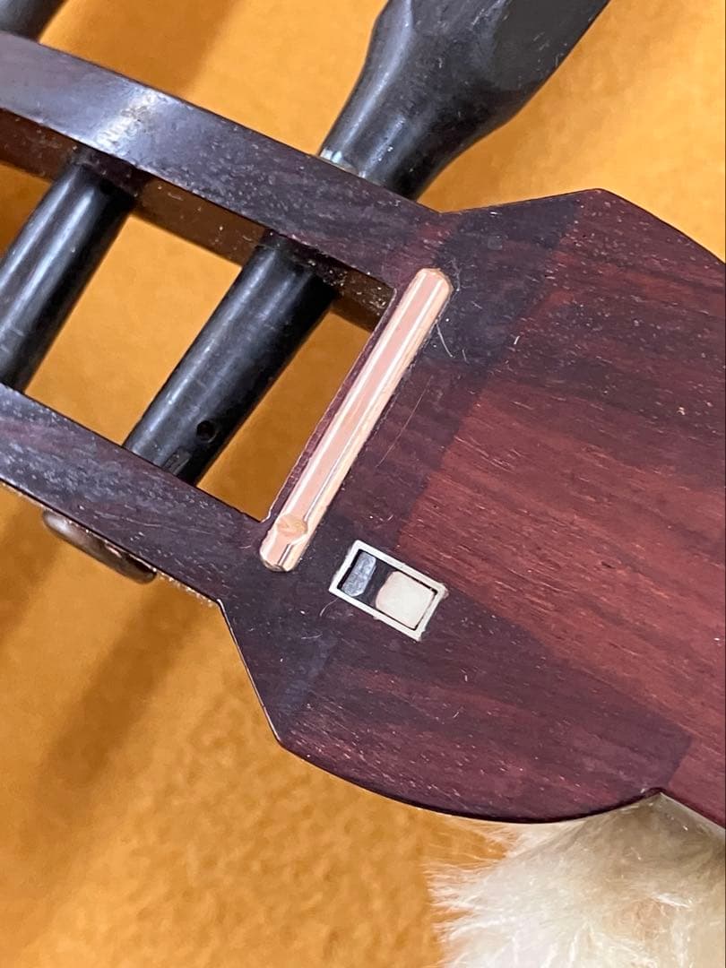 ①三味線 本体 伝統的和柄装飾付き 和楽器 付属品各種 ハードケース付