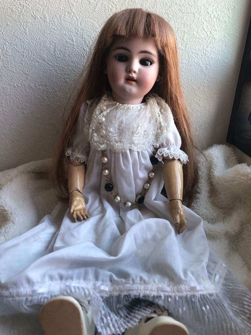 アンティークドール 白いドレス