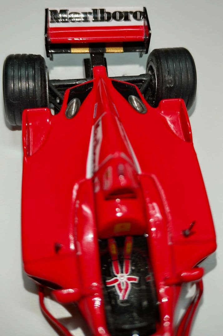 マルボロ フェラーリ F1-2000 1/43 ミハエル・シューマッハ ミニカー
