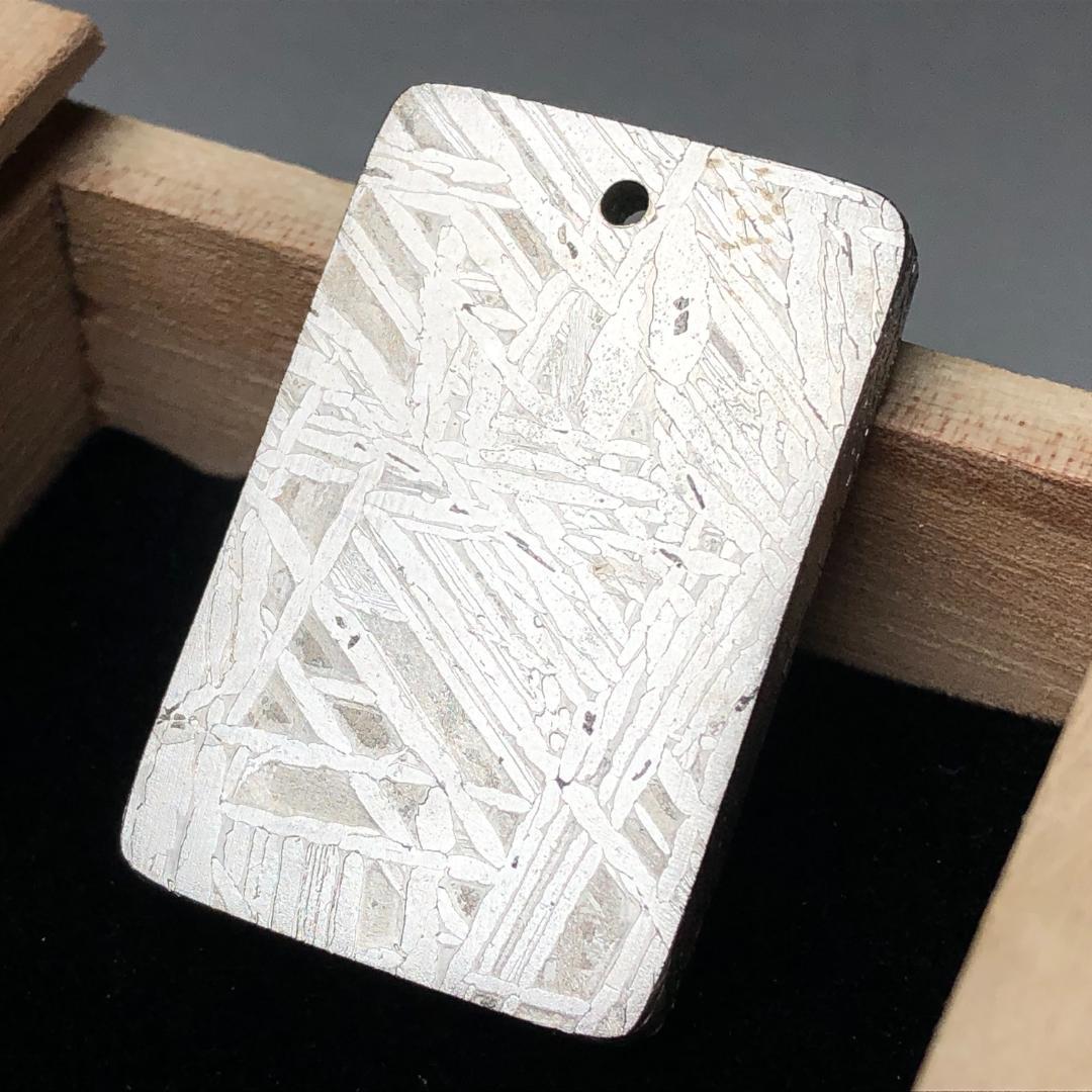 隕石 鉄隕石　アルタイ隕石　ペンダントトップ　ナチュラル　原石　重さ約42g