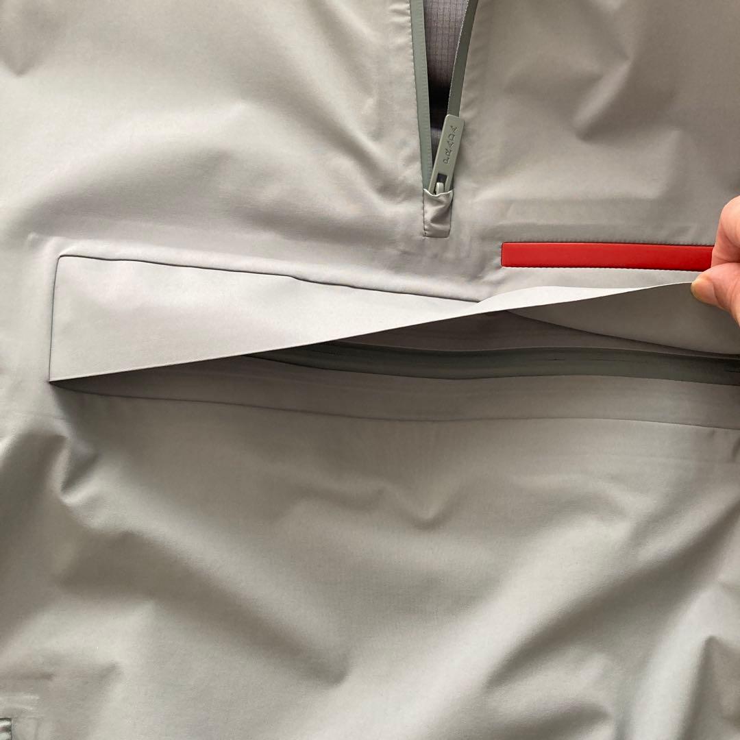 プラダリネア・ロッサジャケット