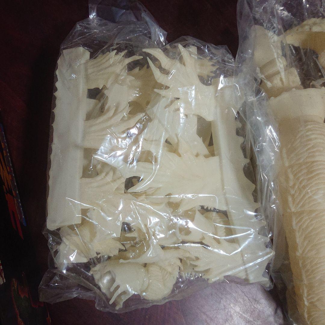 ゴジラ2000ミレニアム/ガレージキット/蓄光版