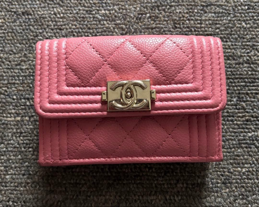 CHANEL ボーイシャネル 三つ折り財布 ピンク