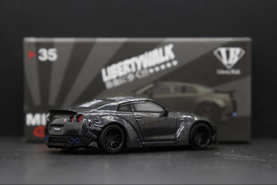 minigt / 1/64 LB★WORKS R35 “マジックグレー”