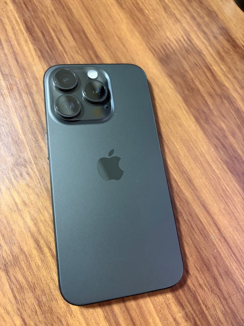 Apple iPhone 15 Pro スペースグレー 本体
