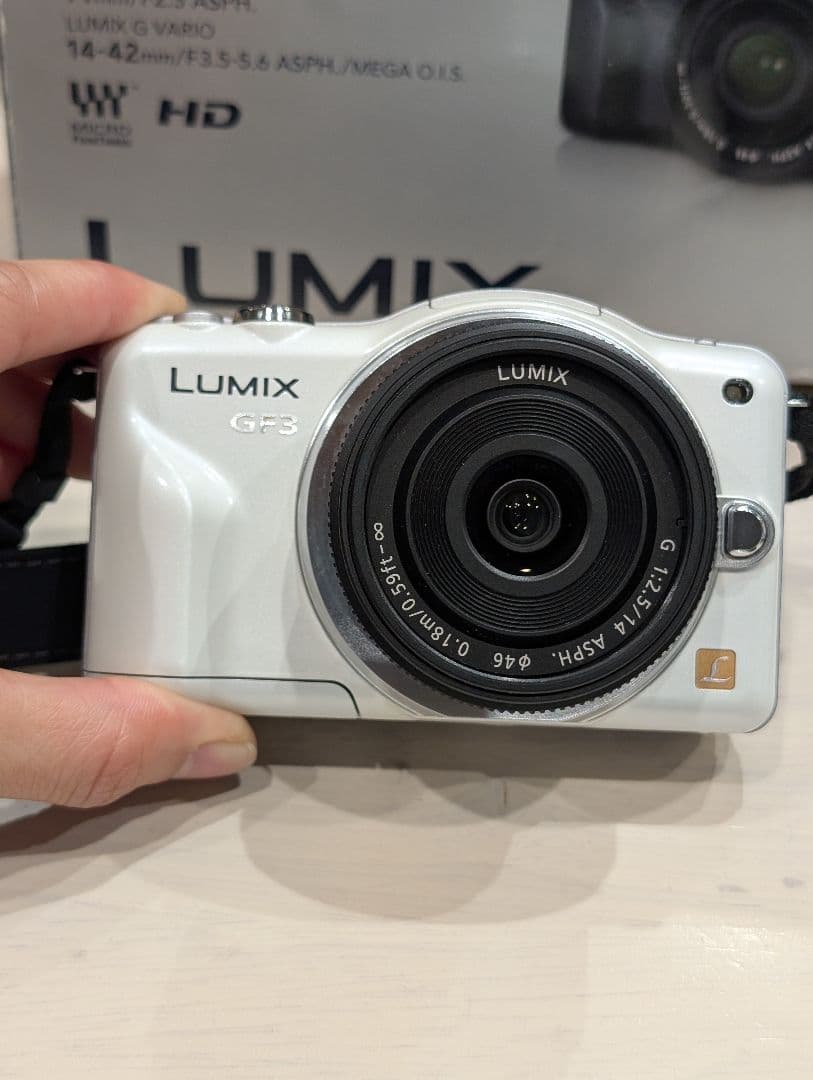 Panasonic GF3 ホワイト 14-42mmレンズ付き