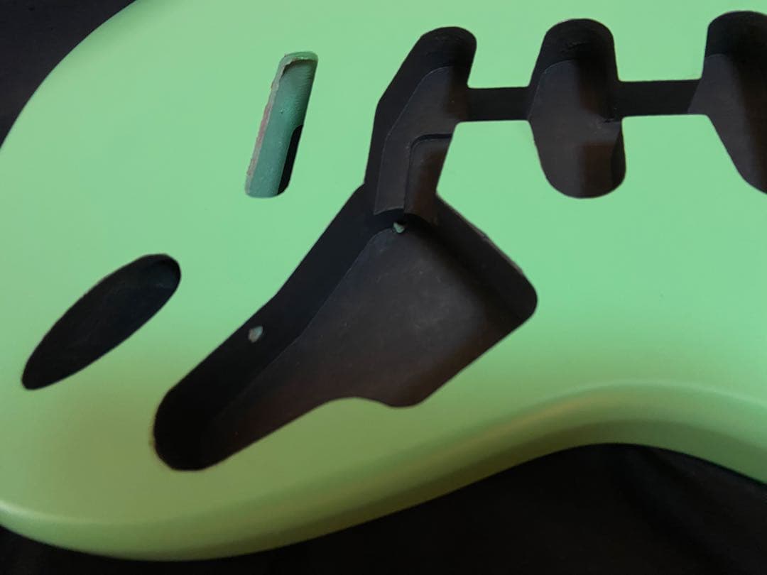 ストラトキャスターボディ（No2）SSSアルダーサテン塗装　サーフグリーンカラー