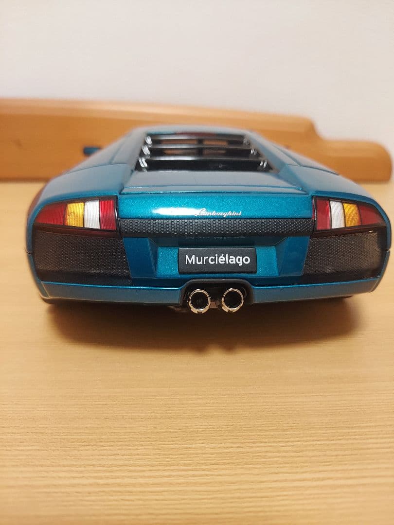 AUTOart 1/18ランボルギーニムルシエラゴ40周年2000台限定モデル