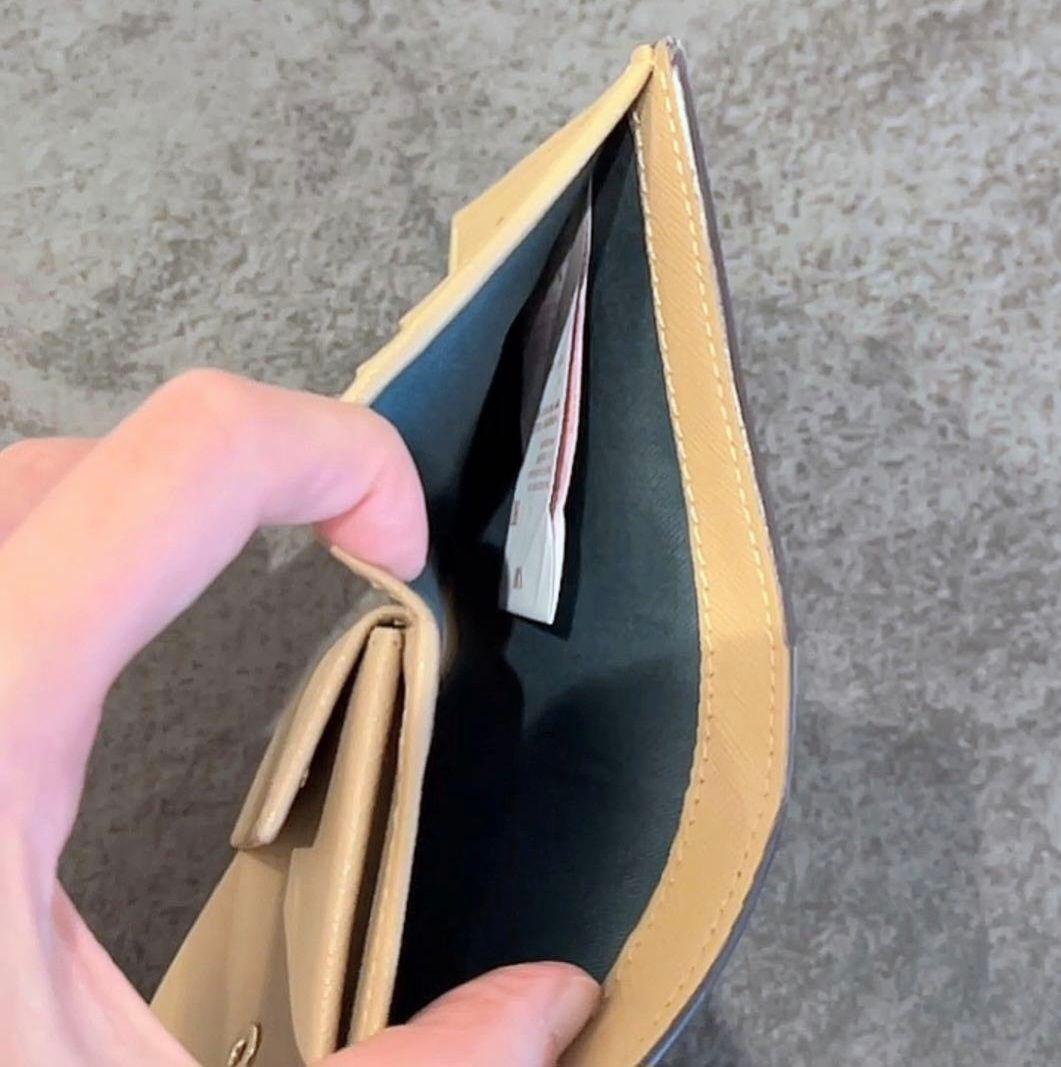 【値下げ中】MARNI 二つ折り財布 ホワイト/ネイビー/イエロー