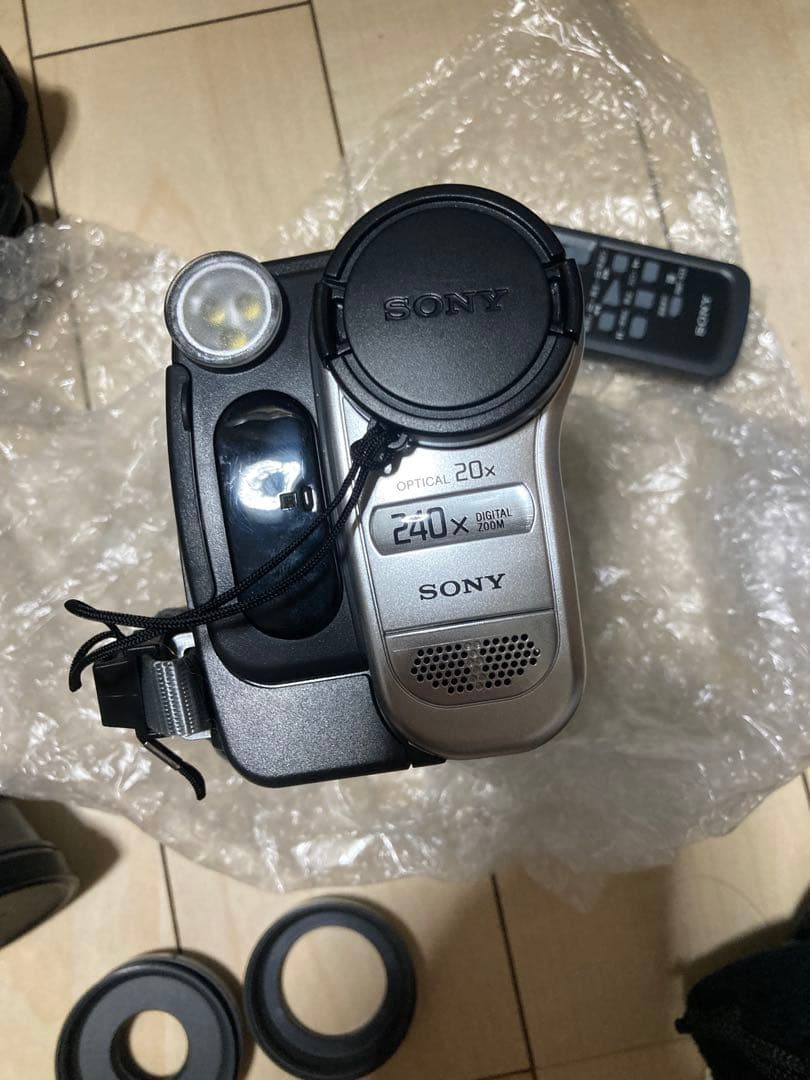 SONY 2.5型液晶モニター搭載Hi-8ビデオカメラ CCD-TRV126